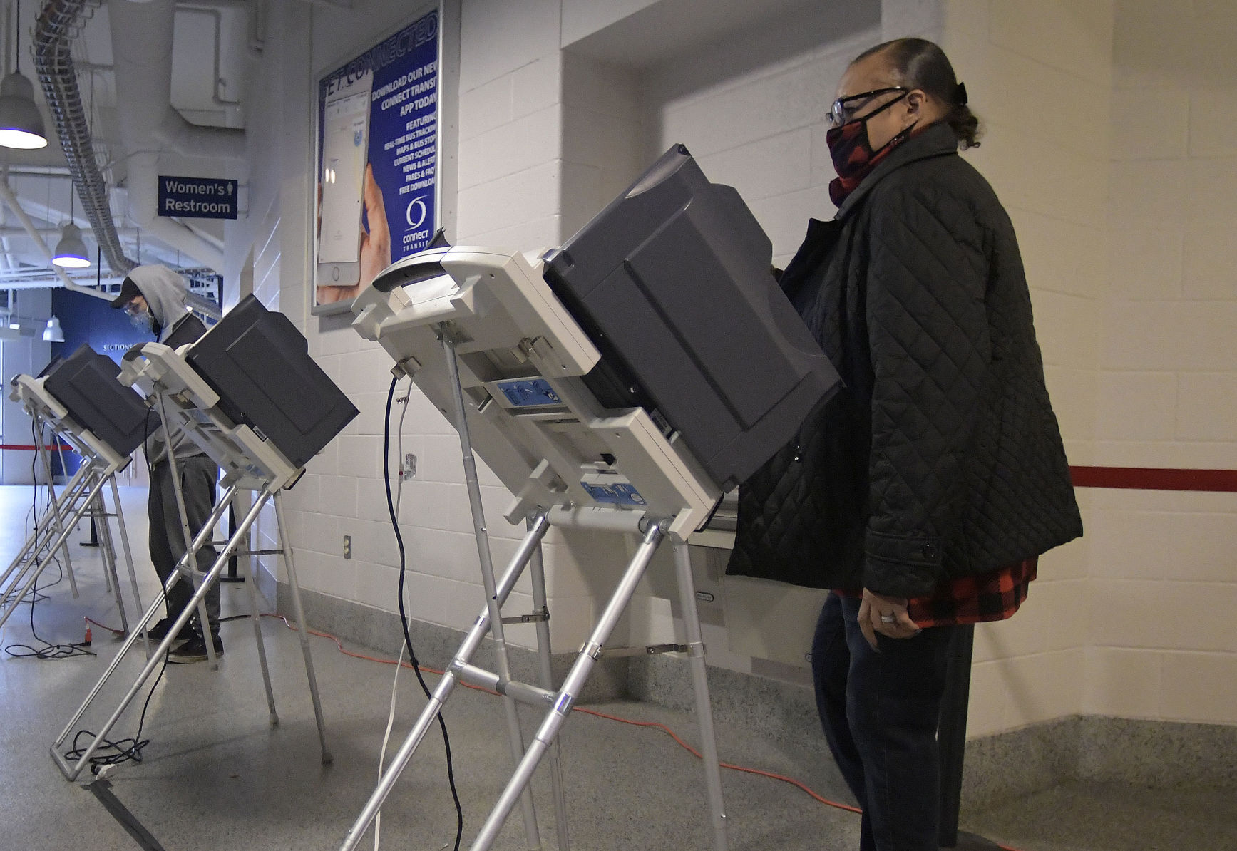 110120-blm-loc-9voting